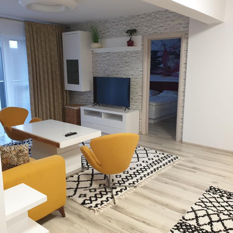 Carolina Sweet Apartament Nagyvárad Kültér fotó