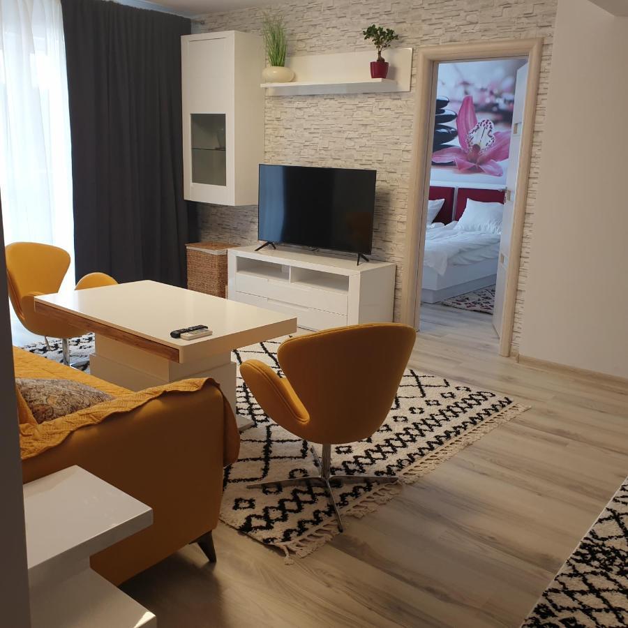 Carolina Sweet Apartament Nagyvárad Kültér fotó